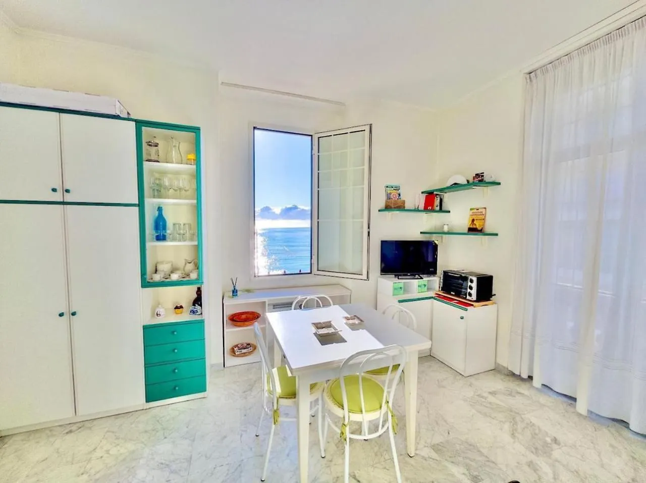 Bilocale Fronte Mare Apartment Menton 0*,  France